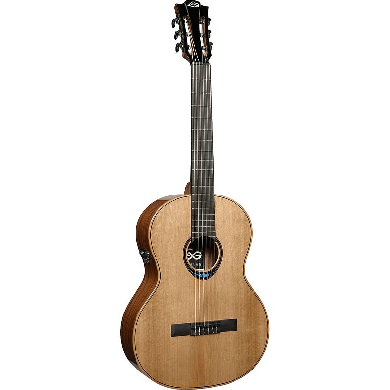 Foto van Lag guitars bluewave 2 cbw2e e/a klassieke gitaar met ingebouwde effecten en bluetooth