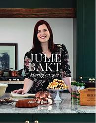 Foto van Julie bakt hartig en zoet - julie van den driesschen - hardcover (9789022338124)