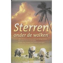 Foto van Sterren onder de wolken