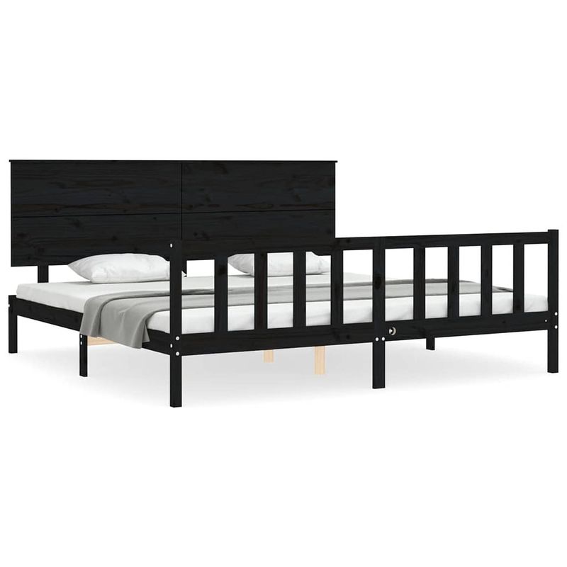 Foto van The living store massief grenenhouten bedframe - zwart - 205.5 x 185.5 x 82.5 cm - multiplex lattenbodem