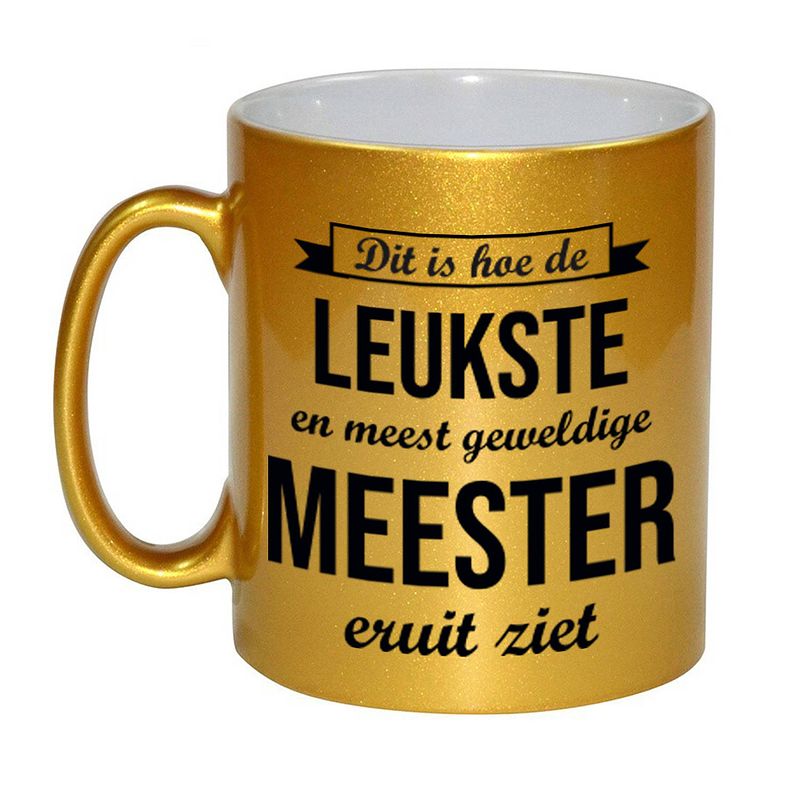 Foto van Gouden leukste en meest geweldige meester cadeau koffiemok / theebeker 330 ml - feest mokken