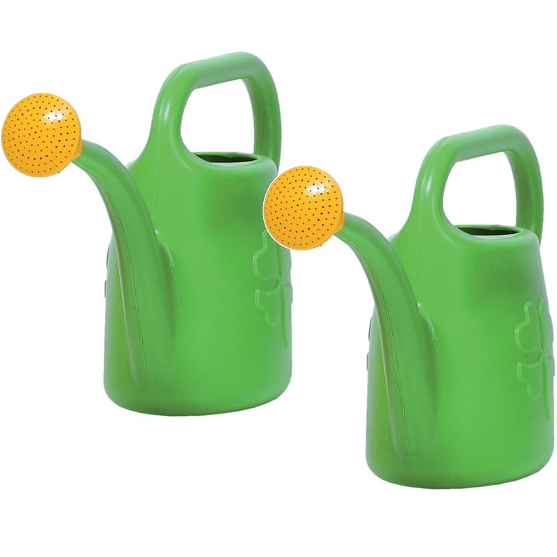 Foto van Set van 2x stuks groene kunststof bloemen/planten gieters met broeskop/sproeikop 4,5 liter - gieters