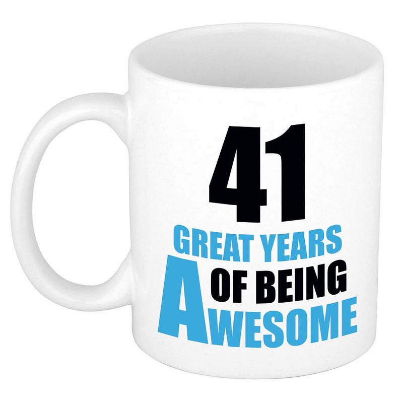 Foto van 41 great years of being awesome cadeau mok / beker wit en blauw - feest mokken