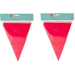 Foto van Party vlaggenlijn - 2x - binnen/buiten - plastic - rood - 600 cm - 25 vlaggetjes - vlaggenlijnen