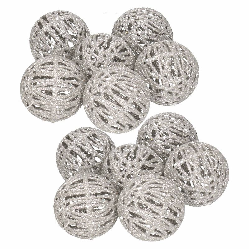 Foto van 12x rotan kerstversiering kerstballen zilver met glitter 5 cm - kerstbal