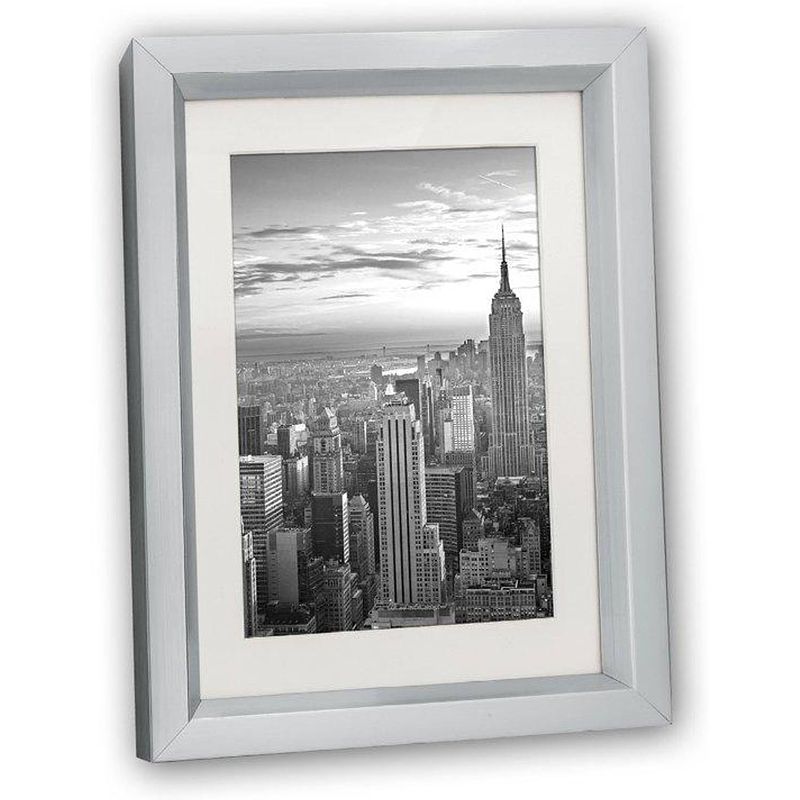 Foto van Zep - kunststof fotolijst madison silver formaat 10x15 / 15x20 - mt68s