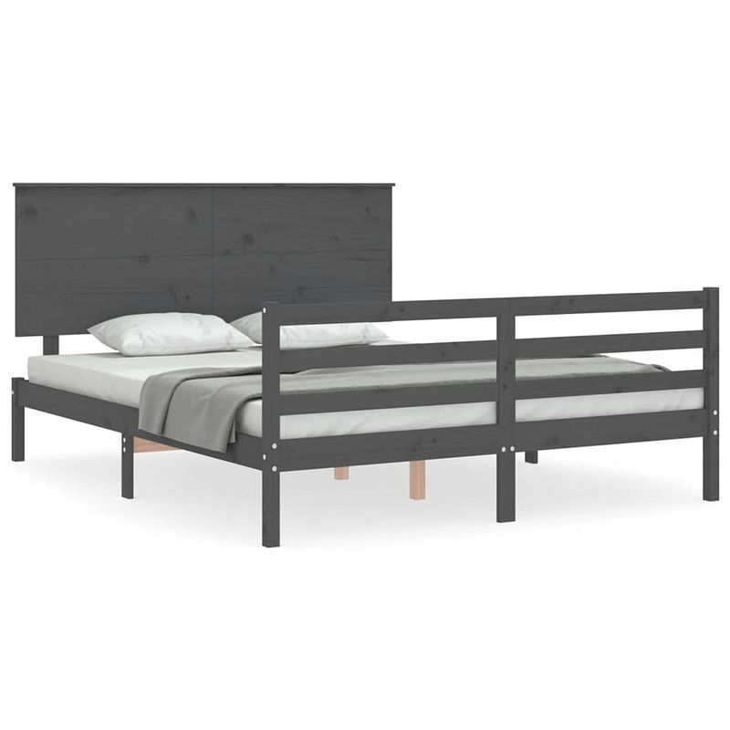 Foto van The living store bedframe - massief grenenhout - grijs - 205.5 x 155.5 x 82.5 cm - 150 x 200 cm