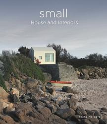 Foto van Small: house and interiors - ioana mardare - hardcover (9788499367088)