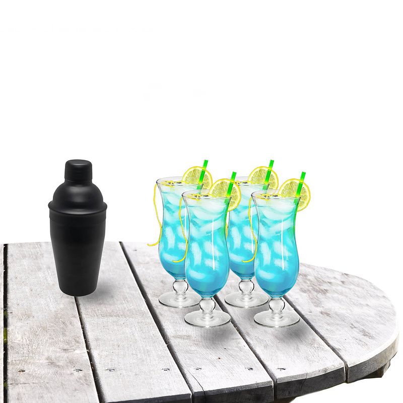 Foto van Cocktailshaker set met 4x stuks pina colada cocktailglazen 440 ml - cocktailglazen