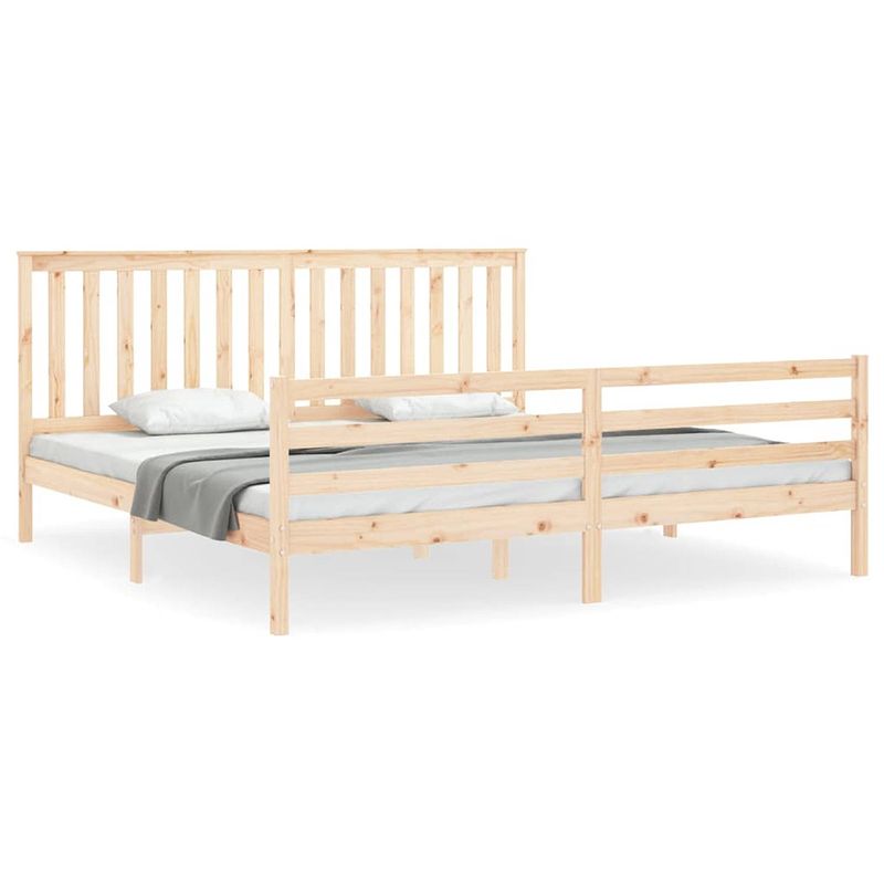 Foto van The living store bedframe - grenenhout - 200 x 200 cm - multiplex lattenbodem