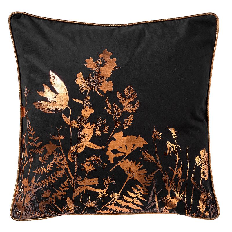 Foto van Dutch decor dalia - sierkussen met bloemenpatroon 45x45 cm raven - zwart - zwart