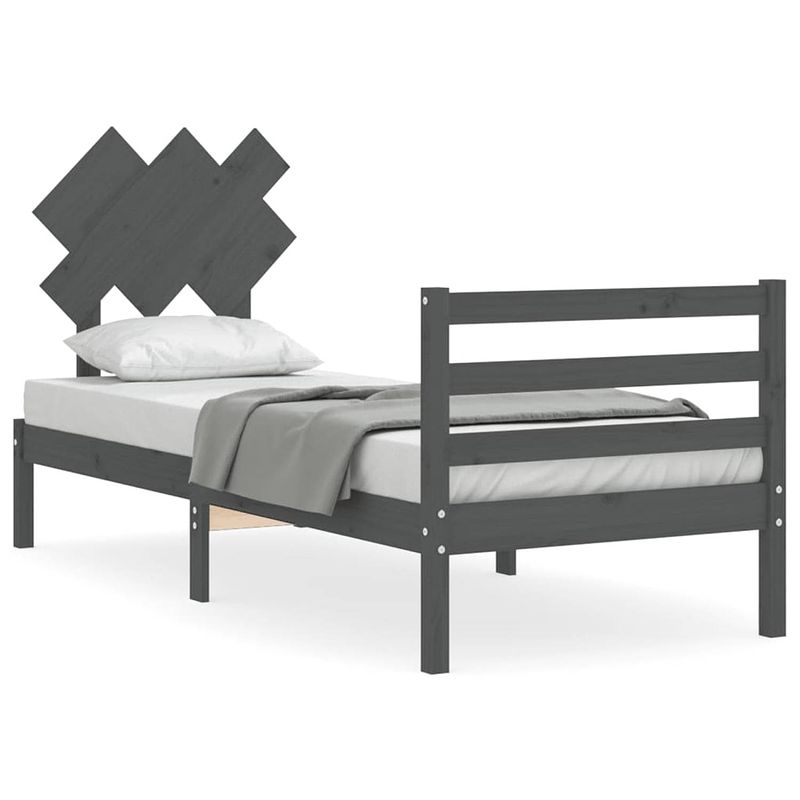 Foto van The living store massief grenenhouten bedframe - grijs - 205.5 x 95.5 x 81 cm - multiplex lattenbodem