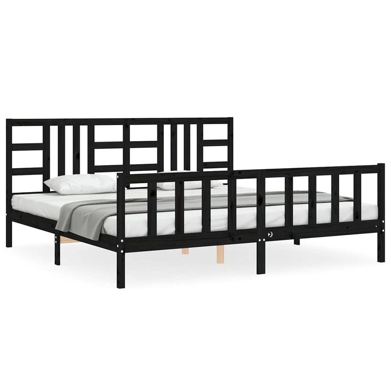 Foto van The living store bed the living store - houten bedframe - 205.5 x 205.5 x 100 cm - massief grenenhout