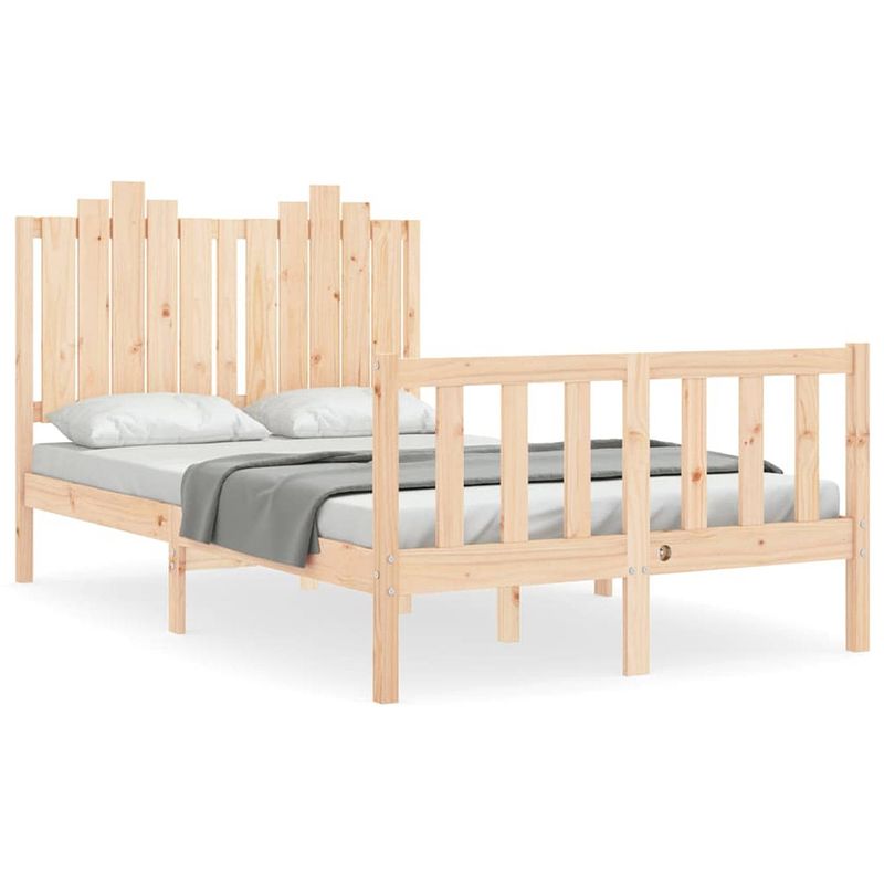 Foto van The living store bedframe - massief grenenhout - 205.5 x 125.5 x 110 cm