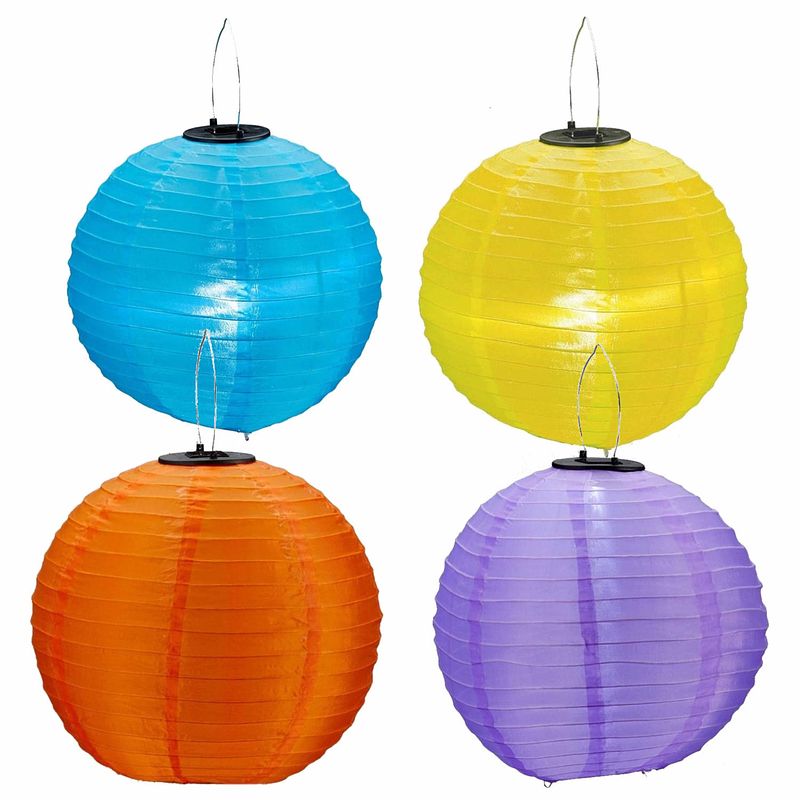 Foto van 4x stuks gekleurde buiten/tuin party solar lampionnen van 30 cm - lampionnen