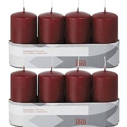 Foto van 8x kaarsen bordeauxrood 5 x 10 cm 18 branduren sfeerkaarsen - stompkaarsen