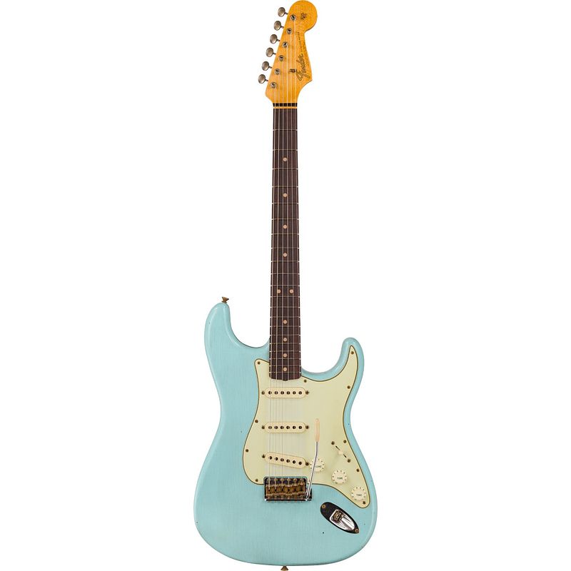 Foto van Fender custom shop time machine 's64 strat journeyman relic rw faded aged daphne blue met deluxe koffer en coa