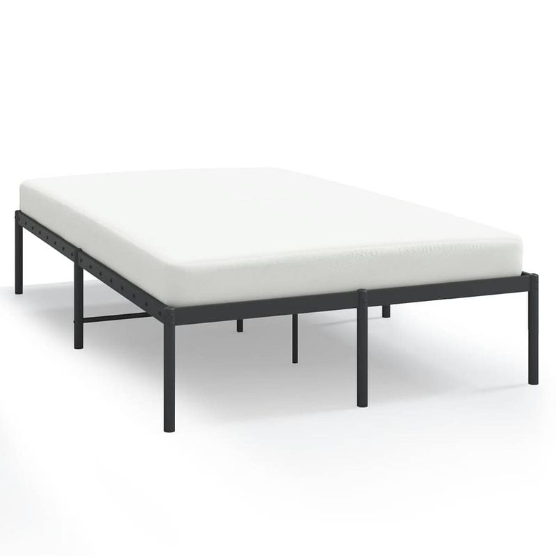 Foto van The living store bedframe - klassiek - metaal - zwart - 196x142x31 cm - geen matras