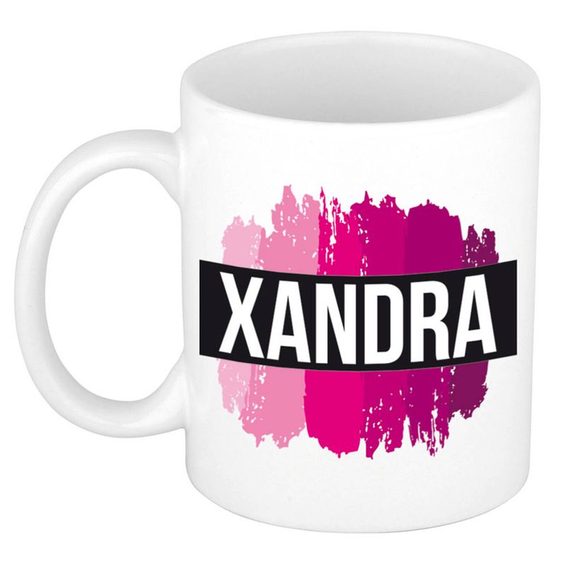 Foto van Naam cadeau mok / beker xandra met roze verfstrepen 300 ml - naam mokken