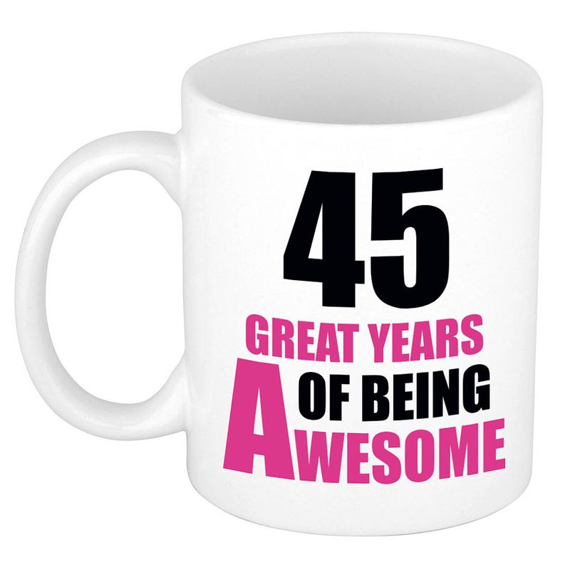 Foto van 45 great years of being awesome cadeau mok / beker wit en roze - feest mokken