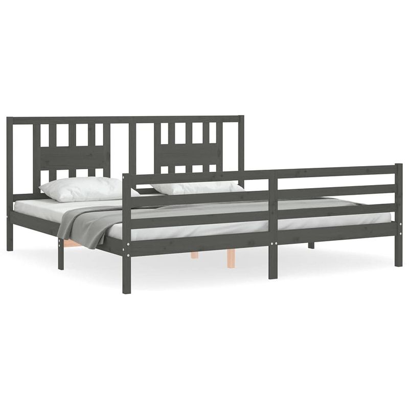 Foto van The living store bedframe massief grenenhout - grijs - 205.5 x 205.5 x 100 cm - multiplex lattenbodem - matras niet