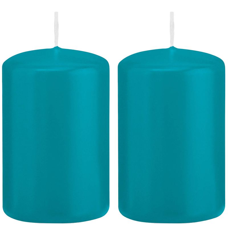 Foto van 2x kaarsen turquoise blauw 5 x 8 cm 18 branduren sfeerkaarsen - stompkaarsen