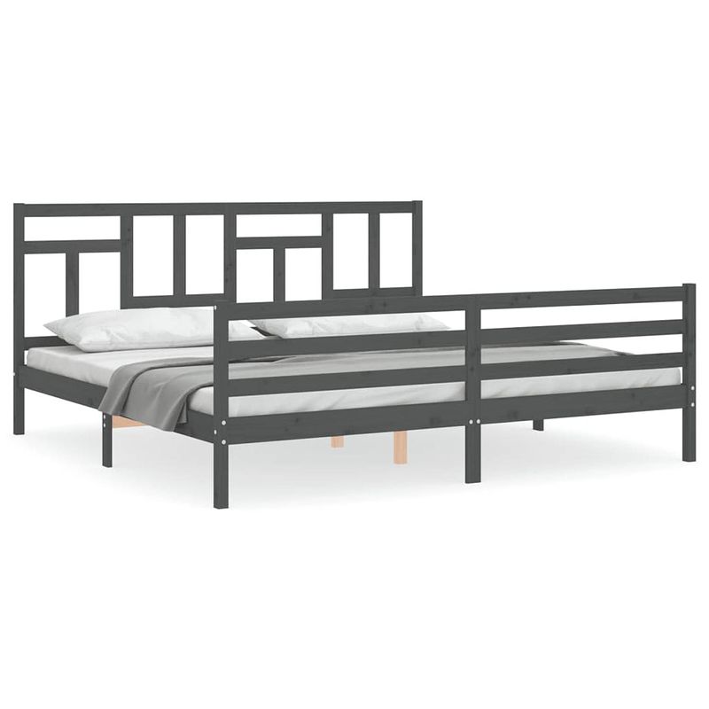 Foto van The living store massief grenenhouten bedframe - grijs - 205.5 x 205.5 x 100 cm - multiplex lattenbodem