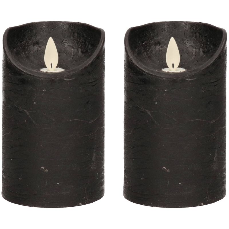 Foto van 2x zwarte led kaarsen / stompkaarsen met bewegende vlam 12,5 cm - led kaarsen