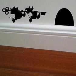 Foto van Muursticker plintsticker zwart muizen met sleutel lopen naar rechts detail voor in huis woonkamer slaapkamer