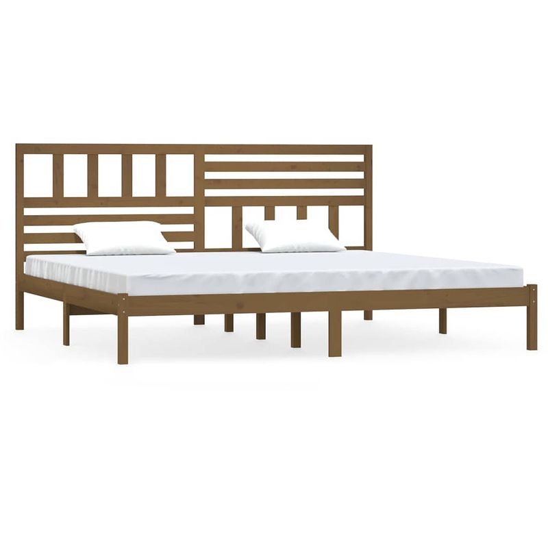 Foto van The living store houten bedframe - grenenhout - 205.5 x 206 x 100 cm - honingbruin