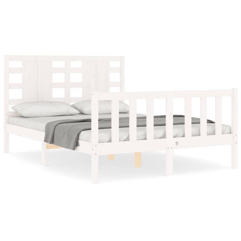 Foto van The living store bedframe - massief grenenhout - wit - 205.5 x 145.5 x 100 cm - functioneel hoofd- en voeteneinde