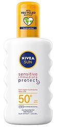 Foto van Nivea sun sensitive immediate protect zonnespray spf50+