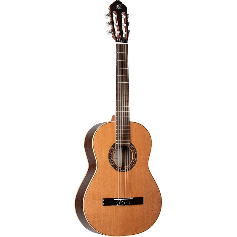 Foto van Ortega traditional series r225g-7/8 7/8-size guitar natural klassieke gitaar met gigbag