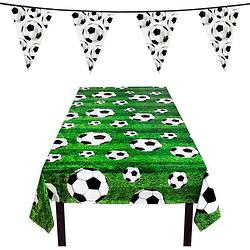 Foto van Voetbal versiering feestpakket - tafelkleed 120 x 180 cm - vlaggenlijn 10 m - feesttafelkleden