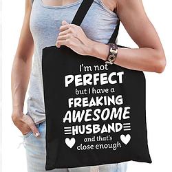 Foto van Freaking awesome husband / echtgenoot kado tas zwart voor dames - feest boodschappentassen