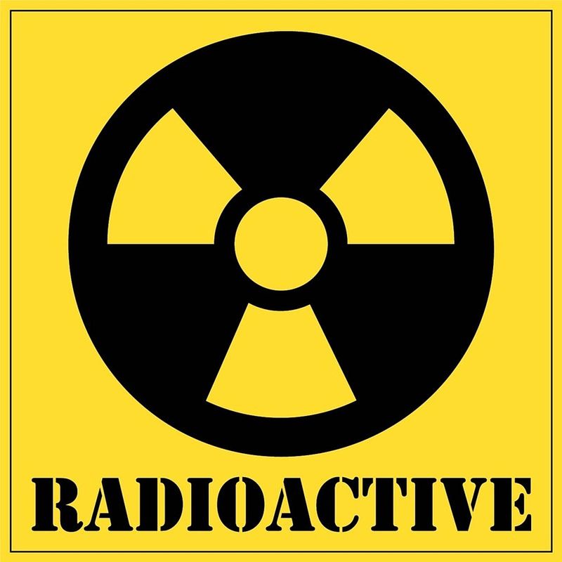 Foto van Halloween - 10x radioactive gevaren sticker 10,5 cm - feeststickers