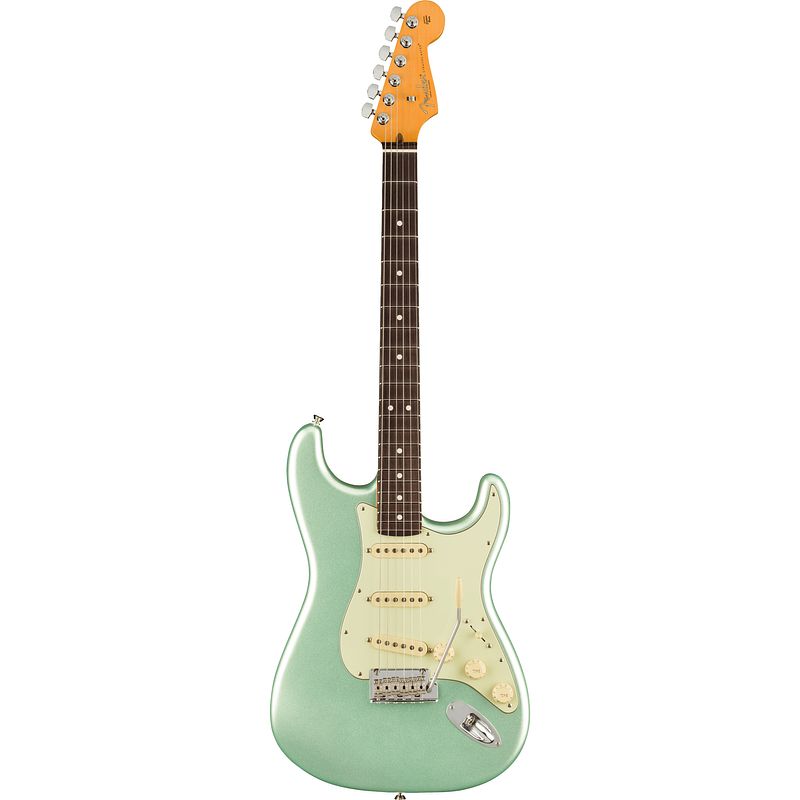 Foto van Fender american professional ii stratocaster mystic surf green rw elektrische gitaar met koffer