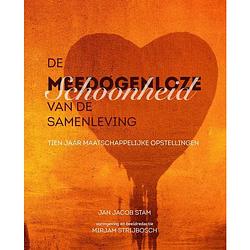 Foto van De meedogenloze schoonheid van de samenleving