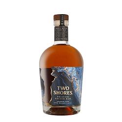 Foto van Two shores rum amarone finish 0.7 liter