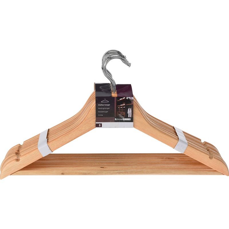 Foto van 8 luxe houten kledinghangers - 8 houten klerenhangers