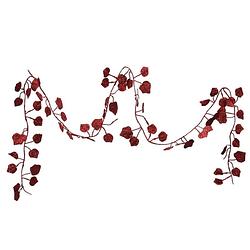 Foto van Kerstboom guirlandes / slingers met rode bladeren 200 cm - guirlandes