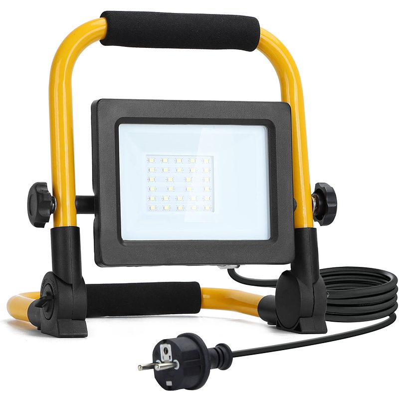 Foto van Aigostar 13vrq led werklamp - ip44 stootvast - 20w 1800lm - 6500k daglicht wit - incl. 180cm aansluitstekker