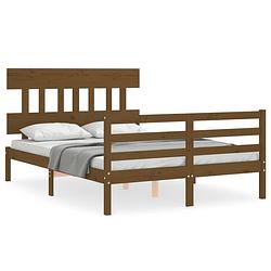 Foto van The living store bed grenen hout - 205.5 x 125.5 x 81 cm - honingbruin