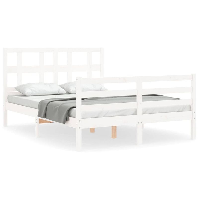 Foto van The living store bedframe - grenenhout - multiplex lattenbodem - 195.5 x 145.5 x 100 cm - wit