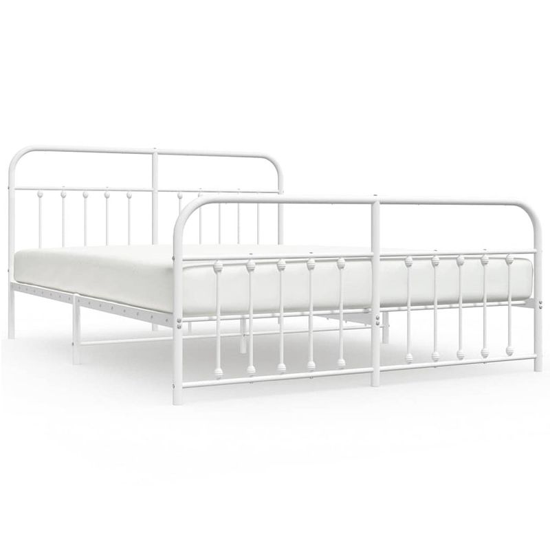 Foto van The living store metalen bedframe - klassiek - robuust - elegant - tijdloos - wit - 207x187x100 cm