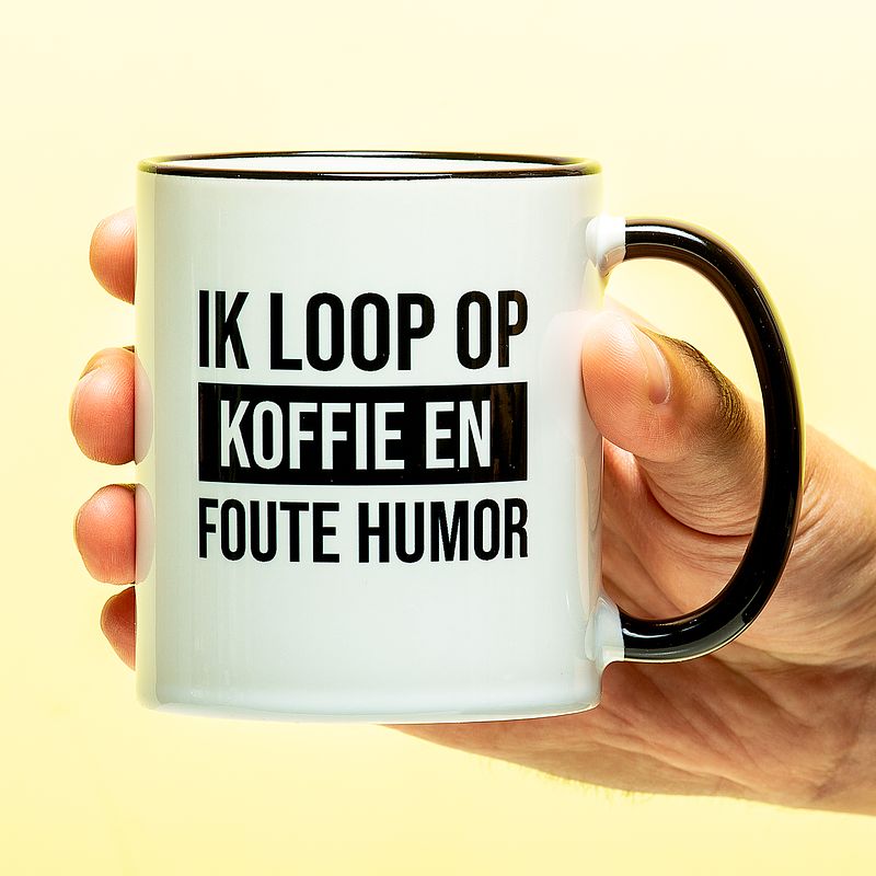 Foto van Mok koffie en foute humor