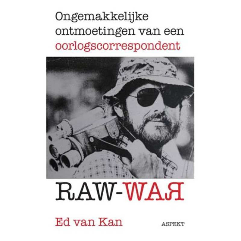 Foto van Raw war