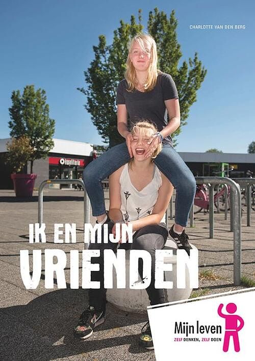 Foto van Ik en mijn vrienden - charlotte van den berg - paperback (9789086963140)