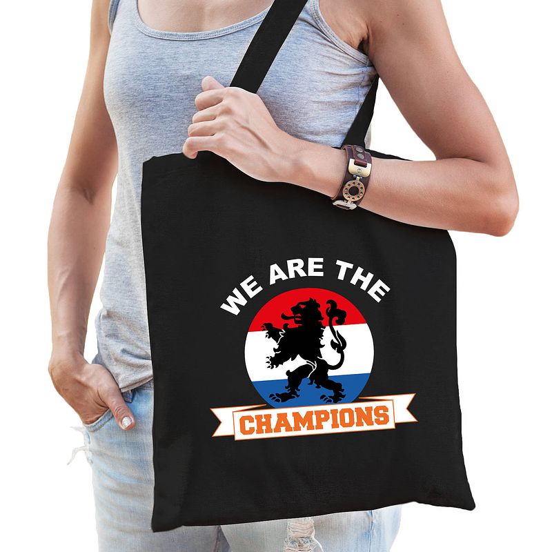 Foto van We are the champions supporter cadeau tas zwart voor dames en heren - feest boodschappentassen