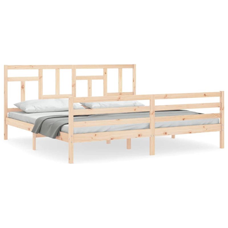 Foto van The living store massief grenenhouten bedframe - 205.5 x 205.5 x 100 cm - multiplex lattenbodem